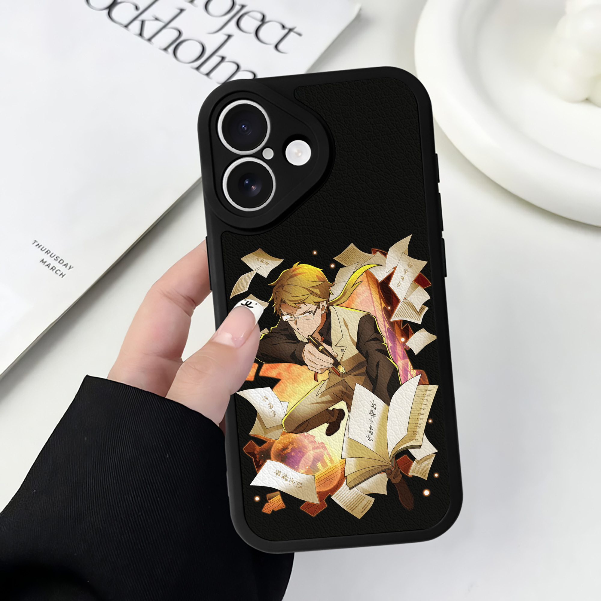 （画像用） 文豪ストレイドッグス Bungo Stray Dogs 【iPhone 16シリーズ対応】シリコンスマホケース（レザー調） 材質：シリコン